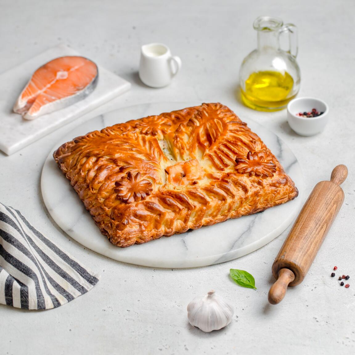 Мини-пирог с сёмгой и тешей