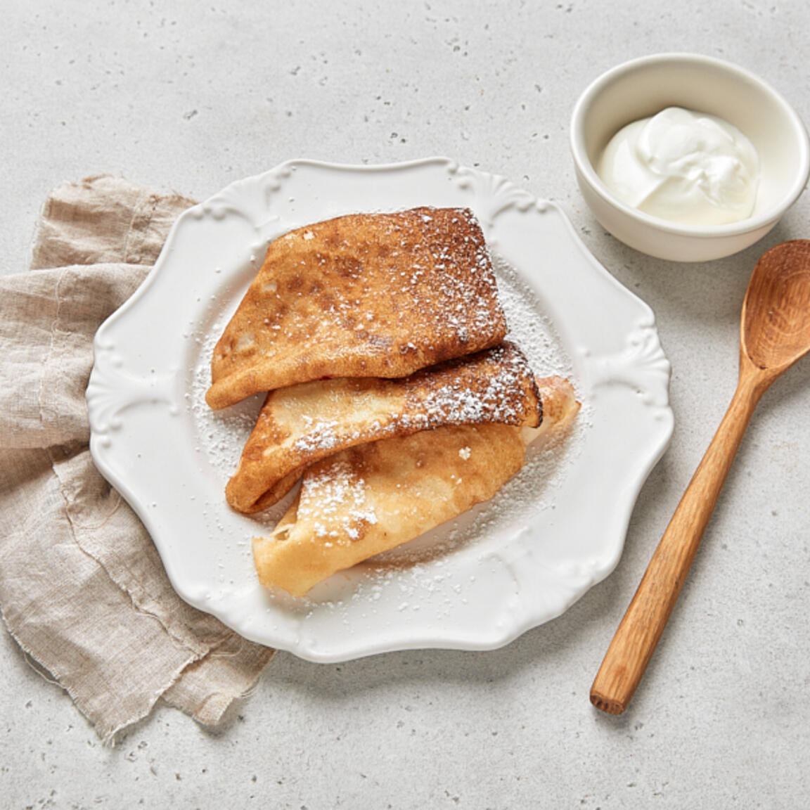 Блины со сметаной