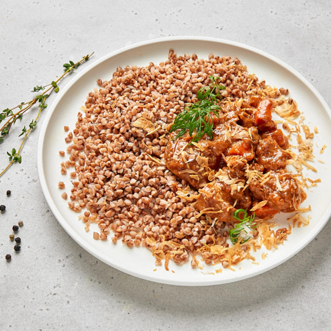 Тушёная говядина с гарниром