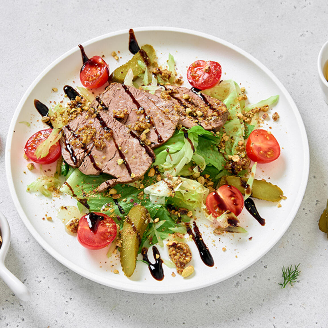 Салат с ростбифом